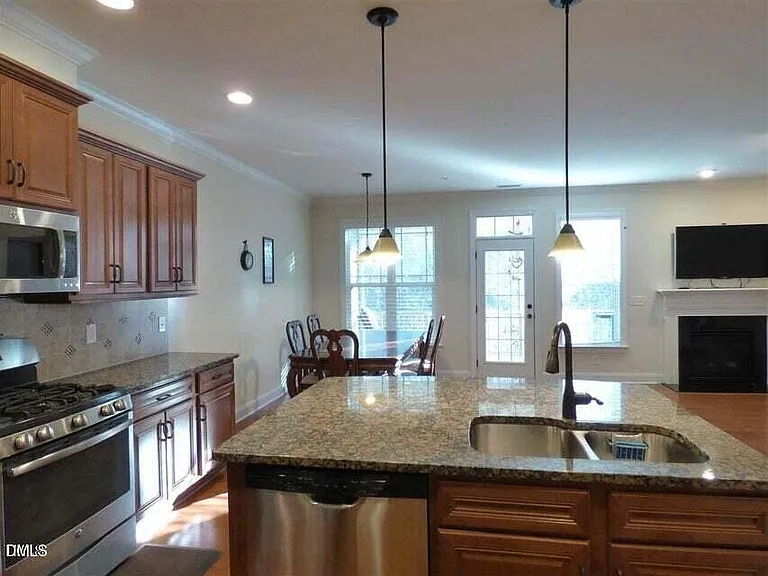 342 Rose Walk Ln — Photo 4