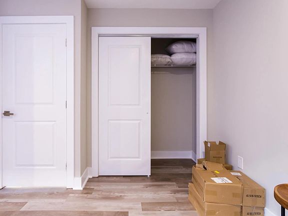 4th image of 625 Unruh Ave #110