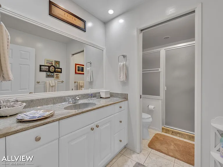 17547 Devereux Rd — Photo 24