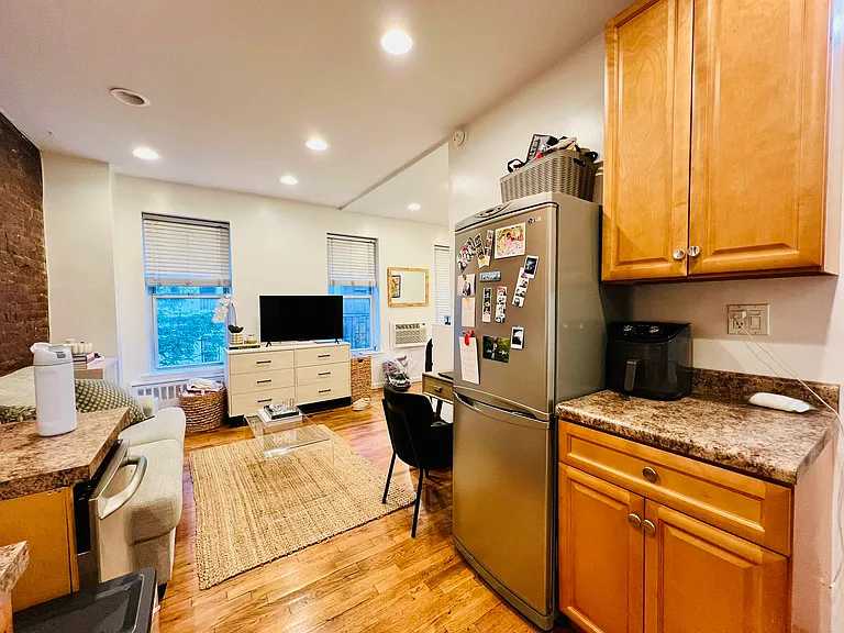 206 E 81st St #3D — Photo 5