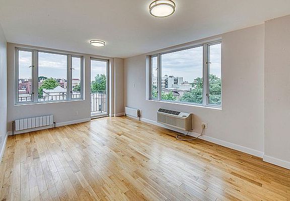 3rd image of 26-25 28th St #2D