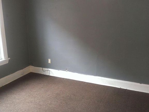 5th image of 12809 Edmonton Ave