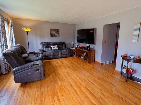 3rd image of 4019 Elmwood Ave