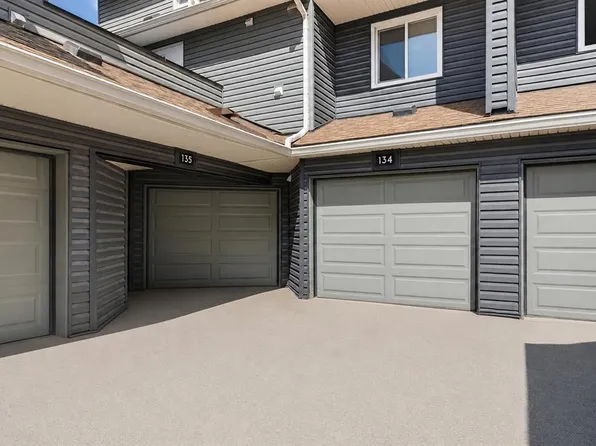 48 W Glamis Grn SW #134, Calgary, AB T3E 6V1