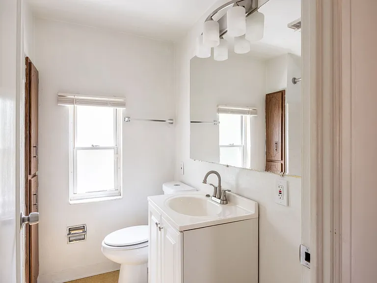 9717 Glendale Rd — Photo 11