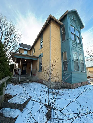1113 State St #4 Photo 1