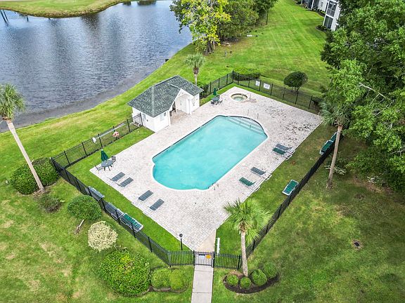 4th image of 573 Blue River Ct. #B