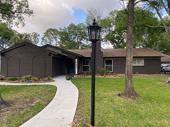 2nd image of 18631 Prince William Ln