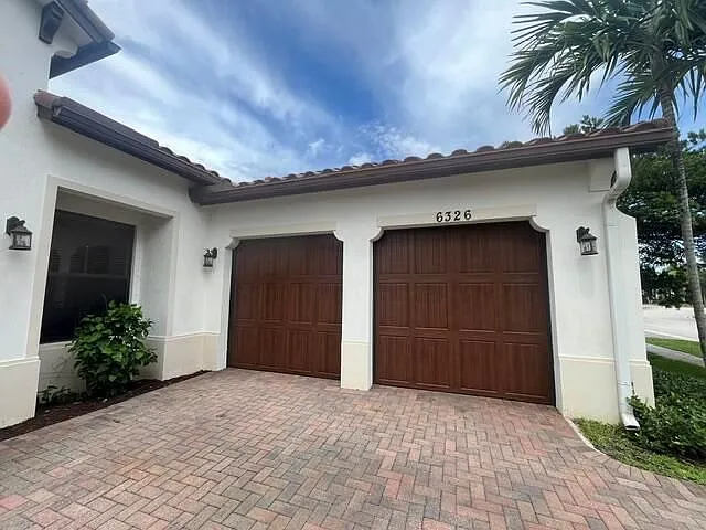 6326 Grebe Ct — Photo 10