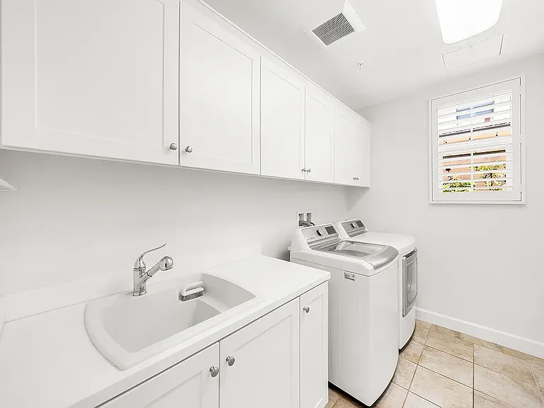 68 Henson — Photo 2