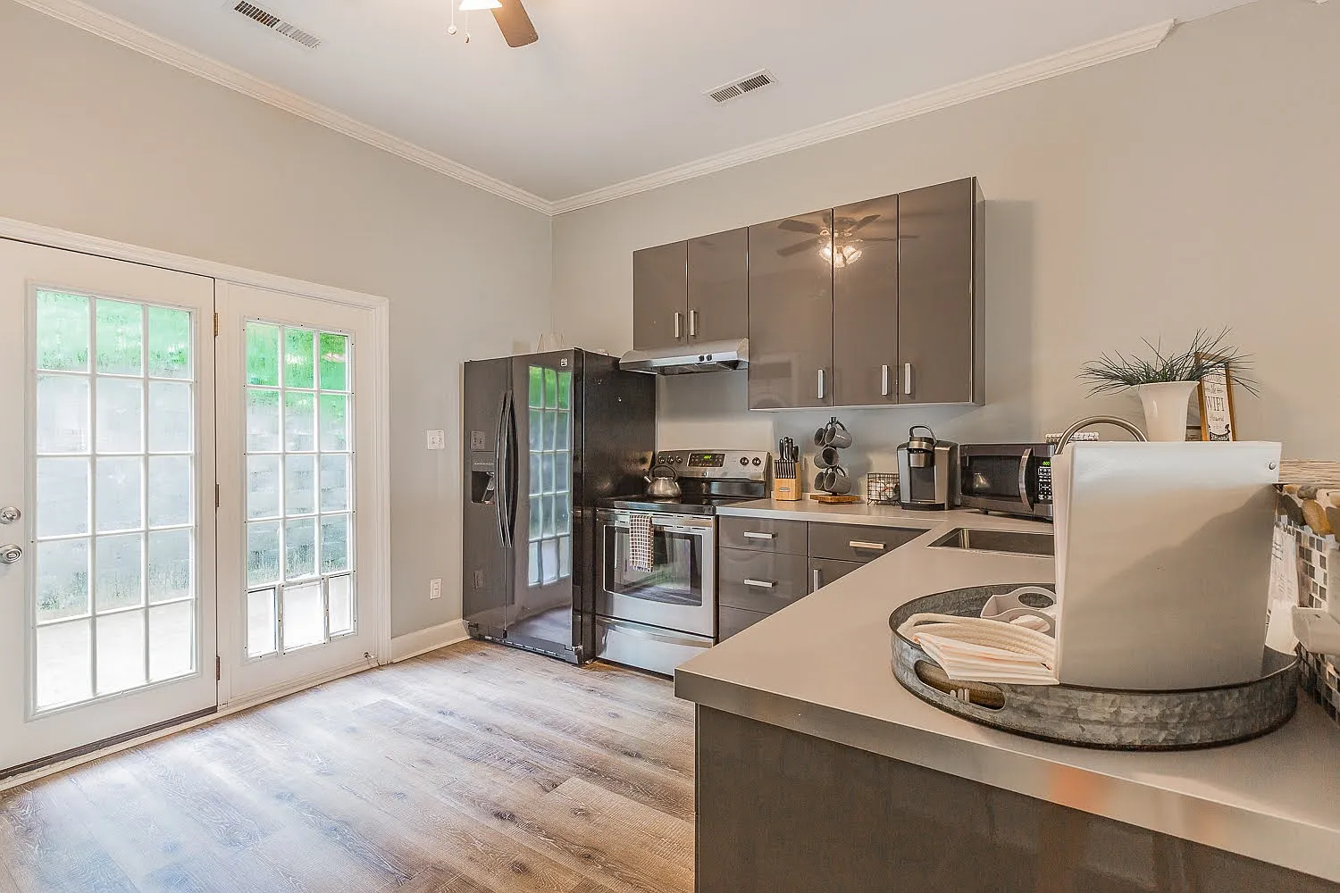 2 bed, 939 sqft, $1,950 — Photo 4