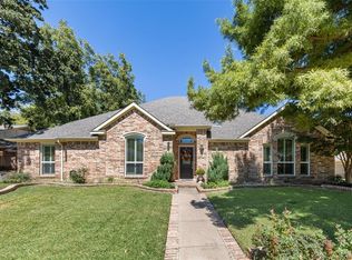 5605 Glacier Lake Dr, Arlington, TX 76013