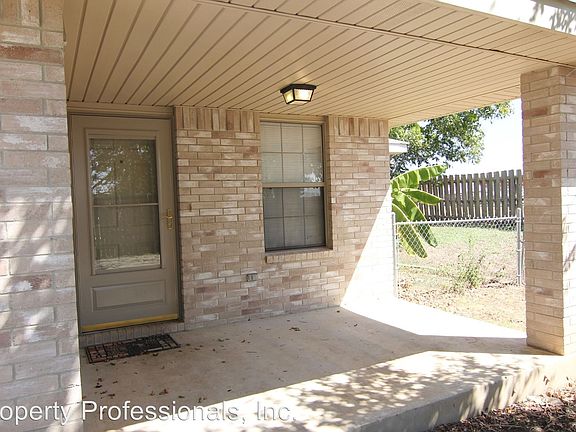 2nd image of 1136 Misty Acres Dr