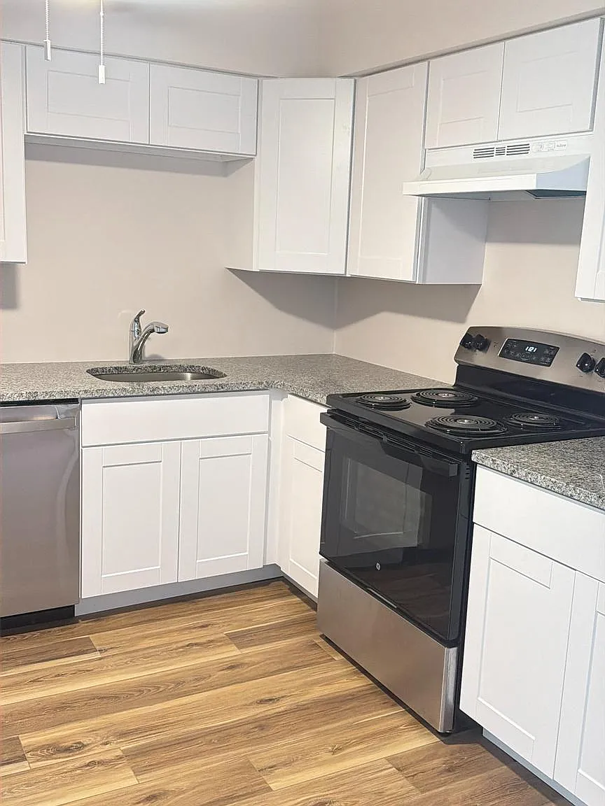2 bed, 852 sqft, $2,150 — Photo 3