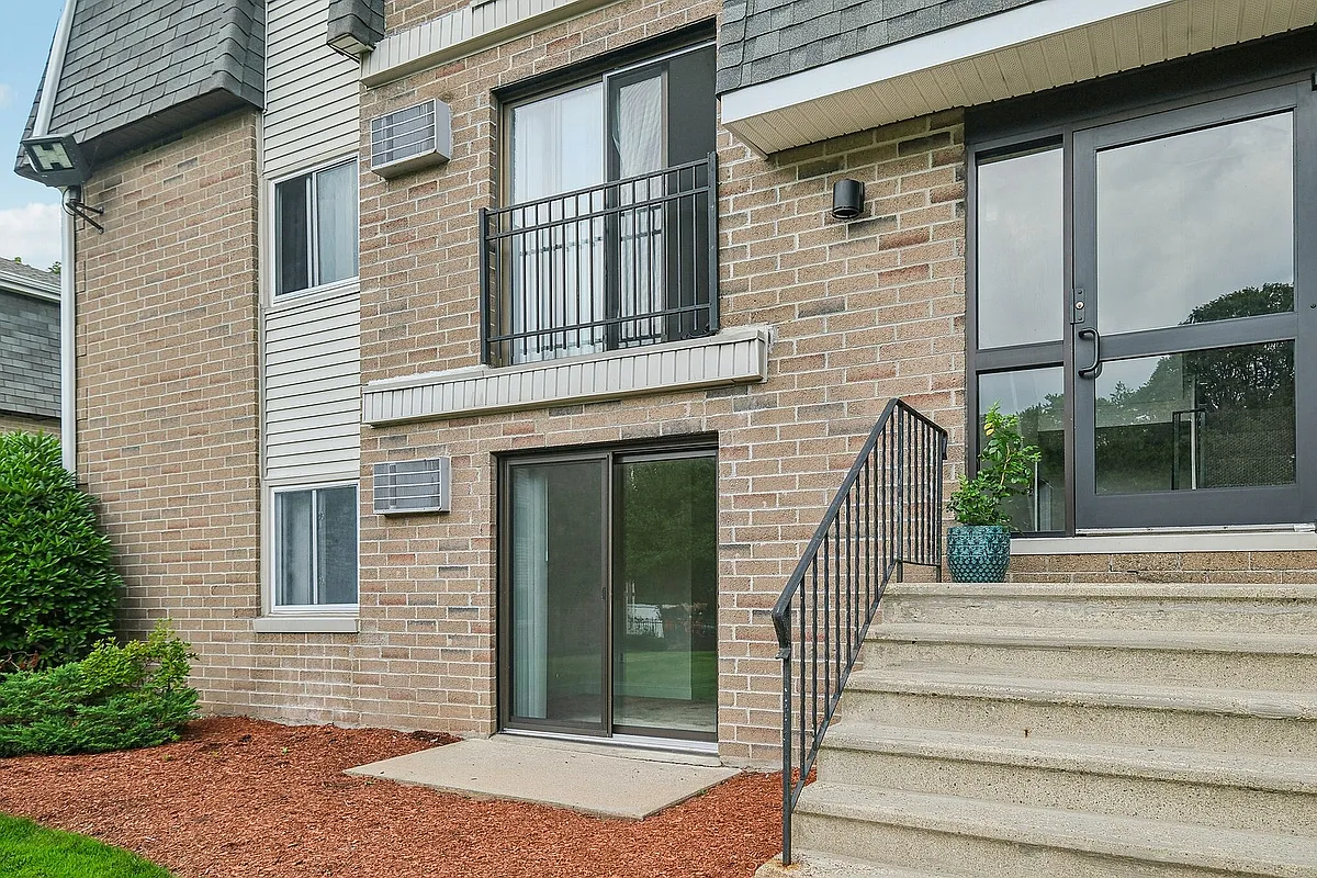 Photo 2 of 28 - PRINCETON BELVIDERE - Lowell, MA 3-web-or-mls-Park St-S1807-003 - PRINCETON BELVIDERE