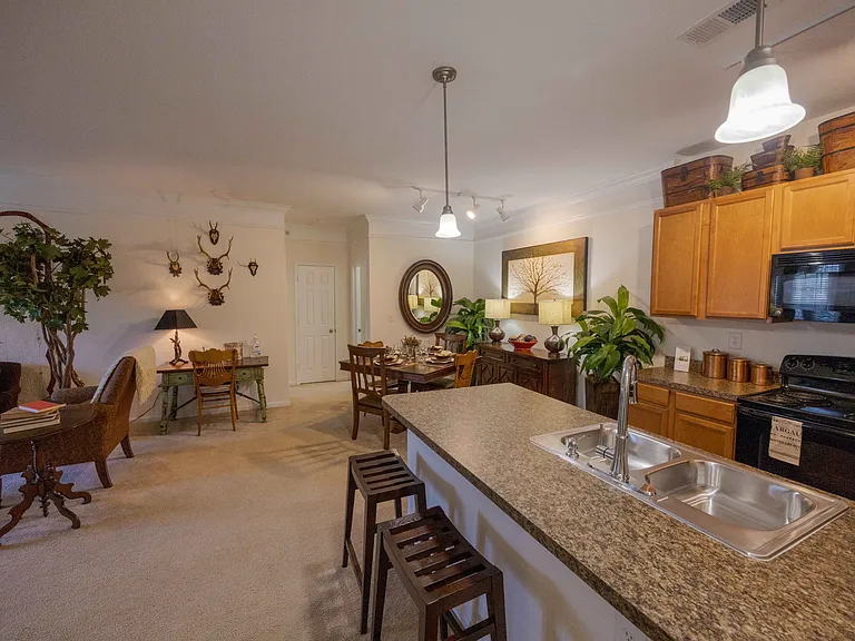 Knob Creek Apartments — Photo 9
