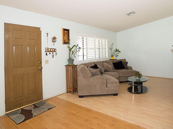 3rd image of 42220 Woodstone Ln