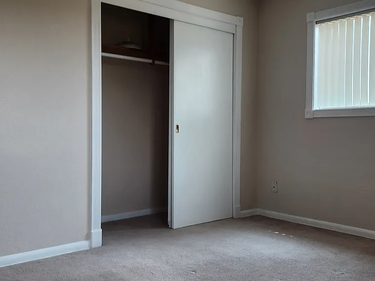 7995 Hazelgreen Rd NE — Photo 14