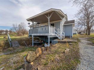 517 Duck Hollow Rd, Uniontown, PA 15401