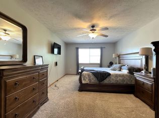 15365 Amy Plz, Omaha, NE 68137