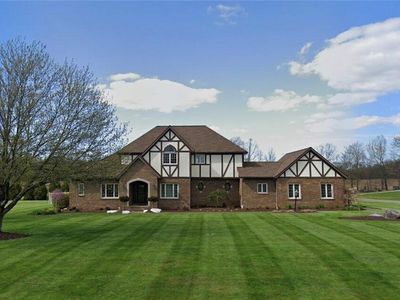 1437 Suffield Oaks Ln, Mogadore, OH, 44260