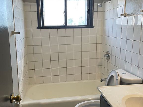 5th image of 2600 W Glendale Ave APT 3