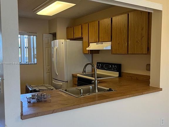 3rd image of 821 NE 207th Ln APT 106