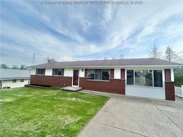 105 Holley Dr, Nitro, WV 25143