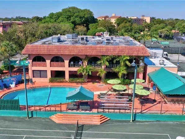 610 Tennis Club Drive #405, Fort Lauderdale, FL 33311