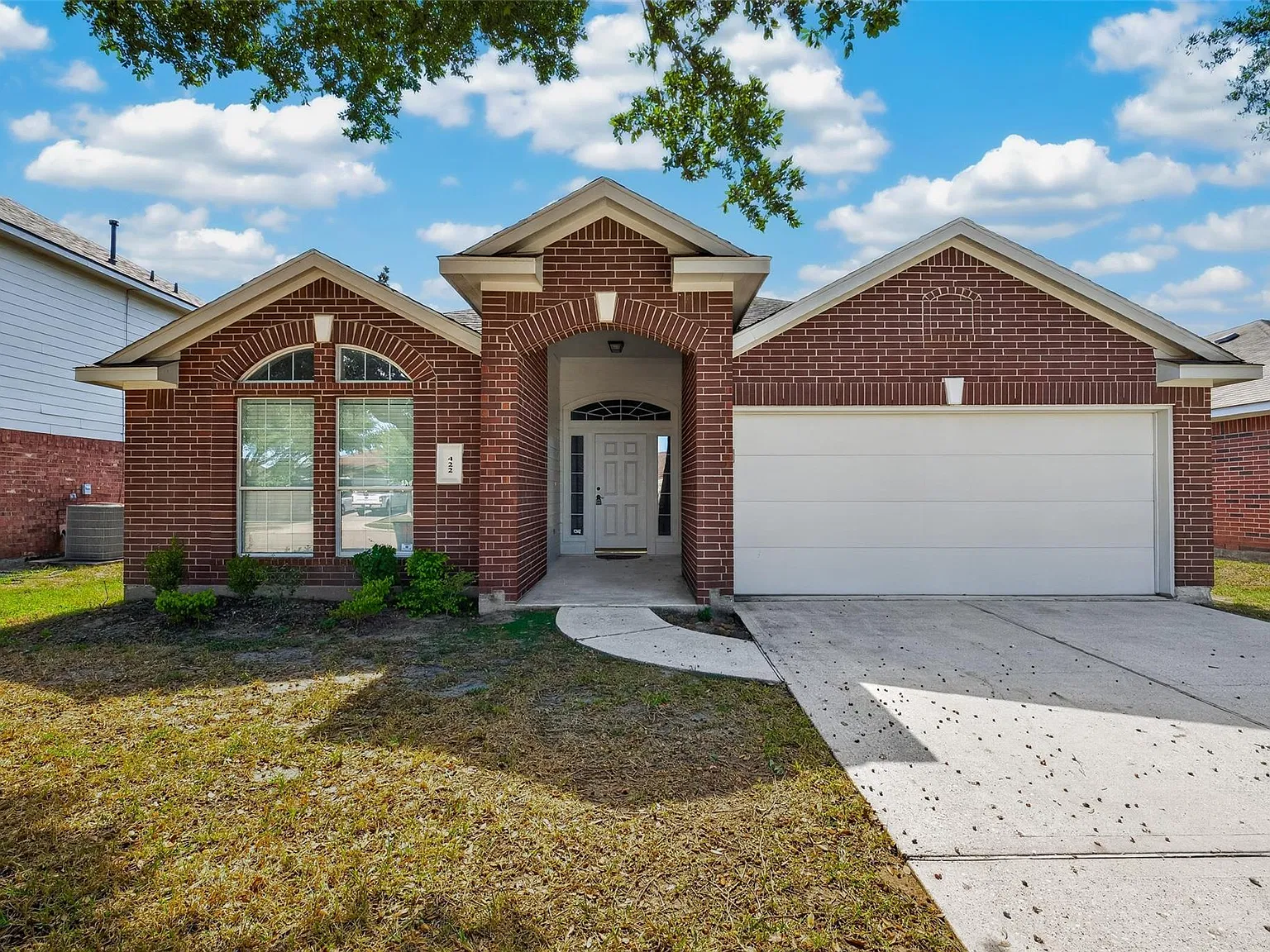 4 bed, 2.0 bath, 1876 sqft, $1,900 — Photo 3