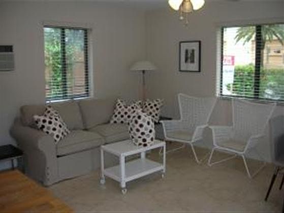 1st image of 949 SE 20th Ave