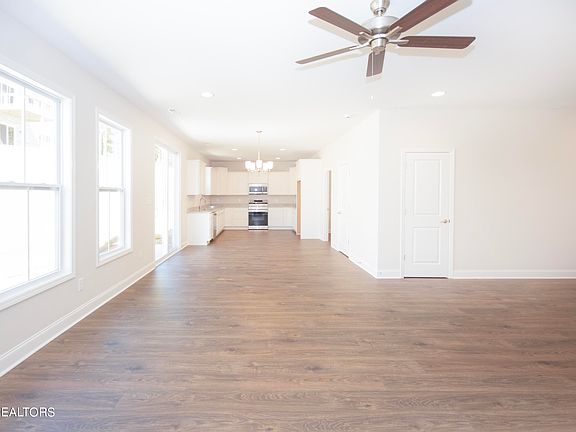 4th image of 8133 Chapel Hill Ln