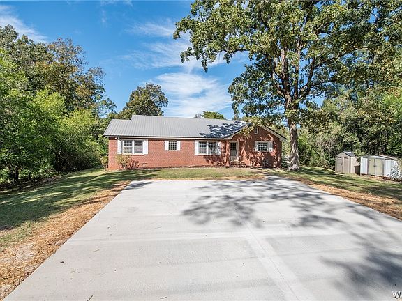 3rd image of 2108 Lavera Dr