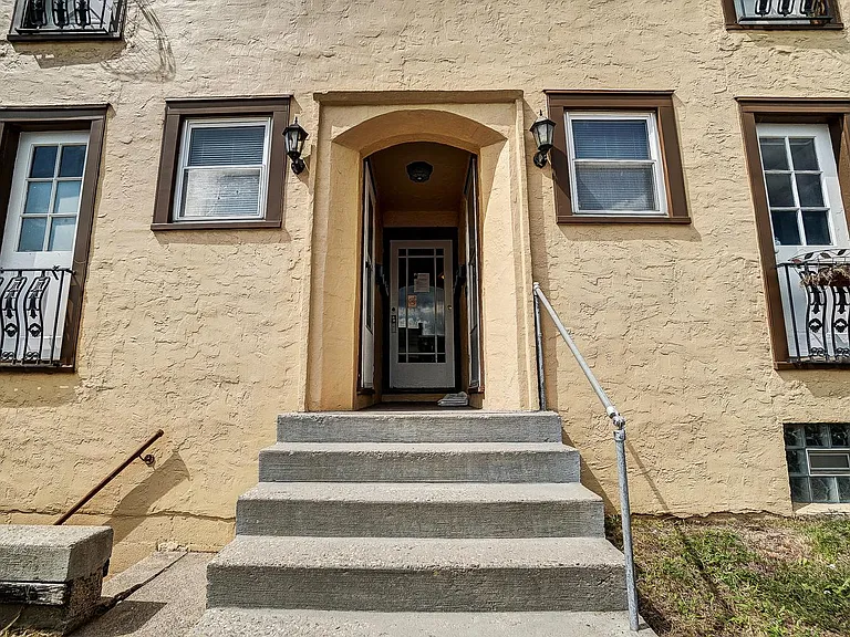 104 Bank Ave #2 — Photo 2