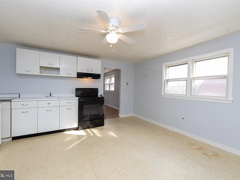 24 W Branch Ave #B — Photo 7