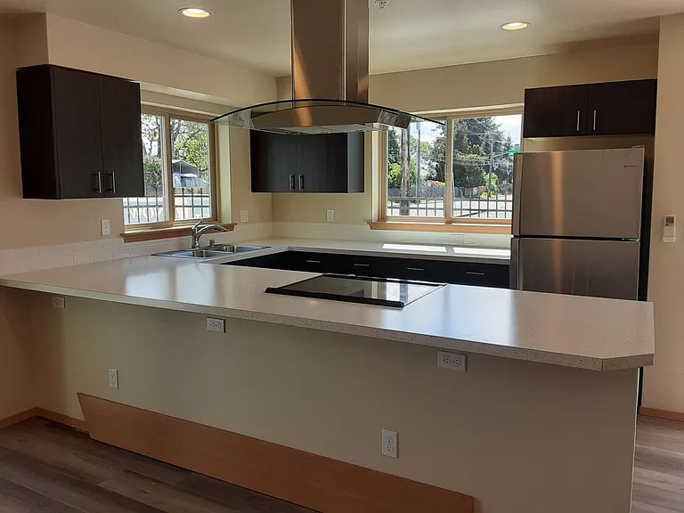 5915 Lake Grove St SW — Photo 8