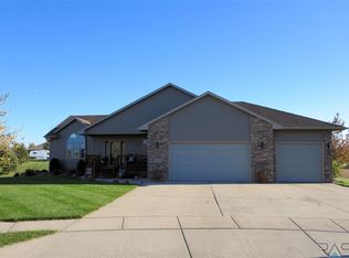 504 Wildtree Cir, Crooks, SD 57020
