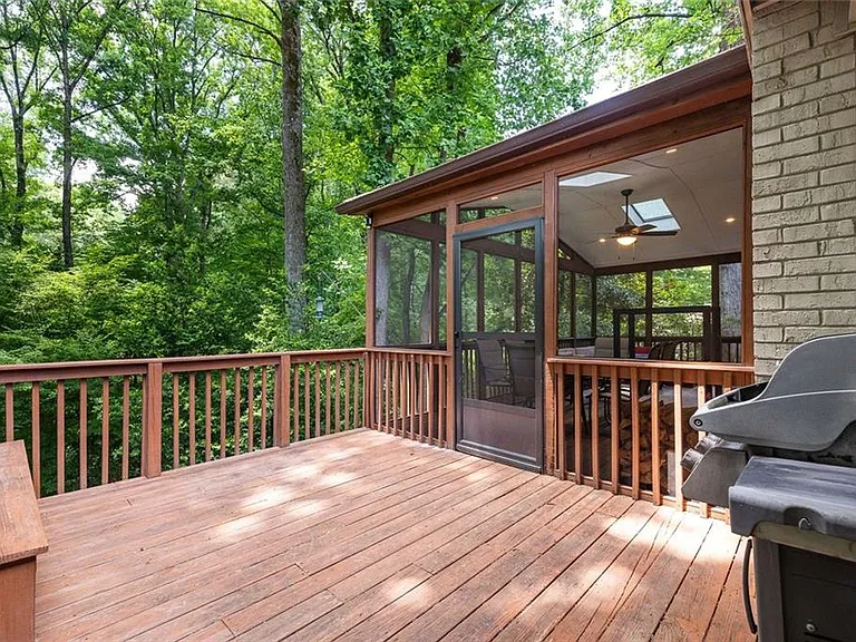 4966 Cambridge Dr — Photo 28
