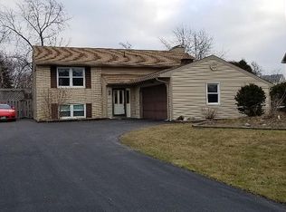 427 Indian Ridge Trl, Rossford, OH 43460
