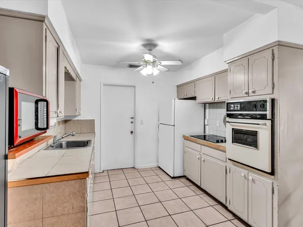 5702 Jefferson Street, Hollywood, FL 33023