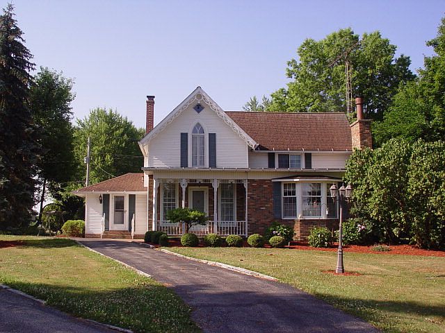 1st image of 417 E Main St