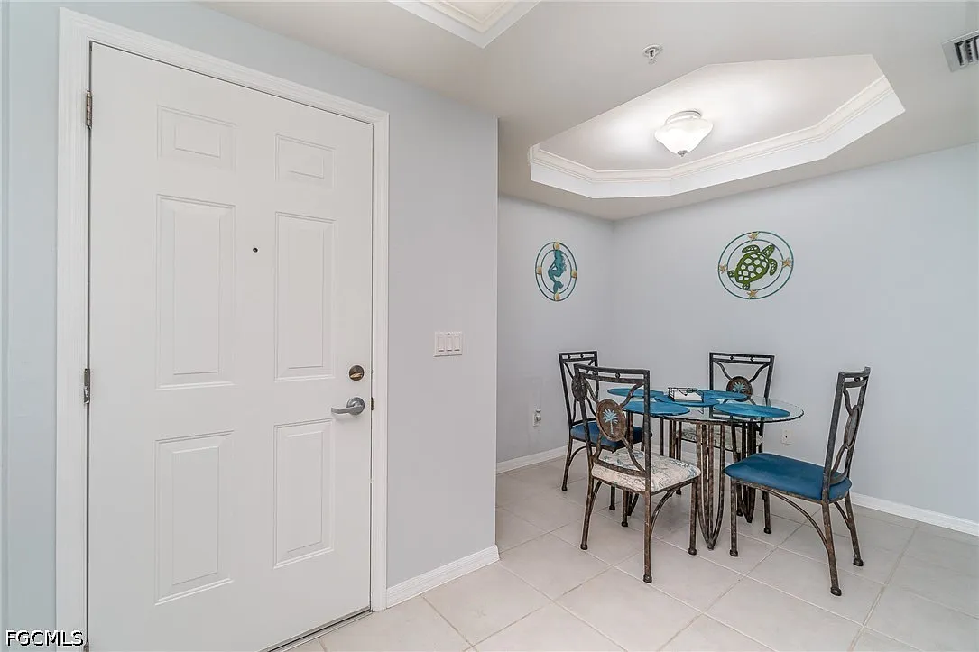 2 bed, 2.0 bath, 1226 sqft, $1,649 — Photo 2