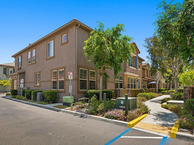 10667 Golden Willow Trl #150 — Photo 1
