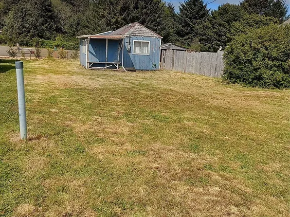 53 Fifth Street, Moclips, WA 98562