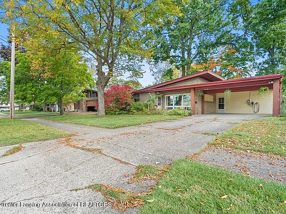 4th image of 1224 Downer Ave