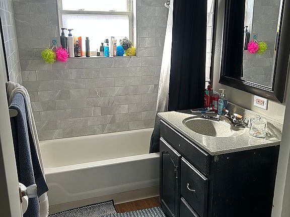 Full bath (212 unit)