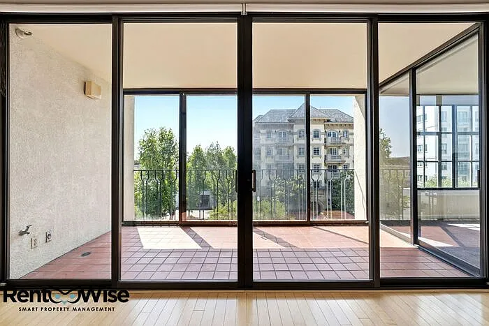 555 Laurel Ave #303 — Photo 8
