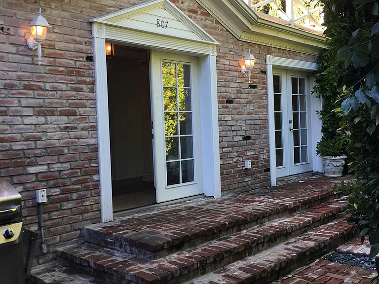807 Westbourne Dr — Photo 2