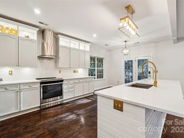 8418 Bampton Dr, Concord, NC 28027