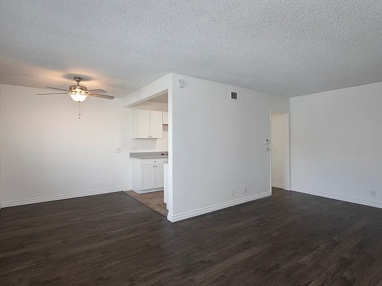 Stoneybrook Apartments — Photo 7